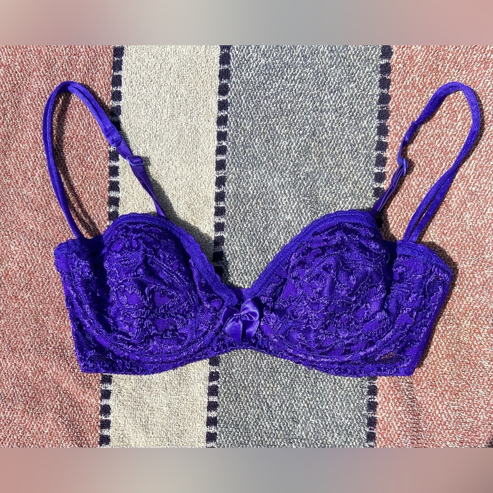 Victoria's Secret Purple Lace Underwire Bra